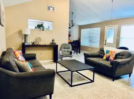 Katy Hideaway - Charming 3 BDR