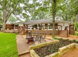 Private Dock Lakefront Enchanted Oaks Retreat
