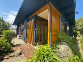 伊勢ブルーヴィラ本館と離れ，位于伊势市的带停车场的酒店