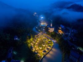ZhangJiaJie Peak&Creek Resort-English Services-Near the Ticket Gate，位于张家界的酒店