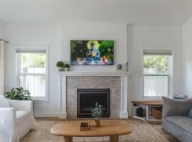 Naples Island Stunning Ocean Cottage By the Beach