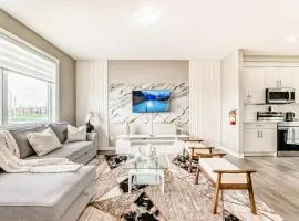 Cozyhub Vacation Rental Calgary-3Bedroom with AC