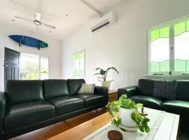 Classic City Queenslander - Walk to Esplanade