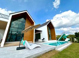 Montere Hus Pool Villa Khao Yai，位于Wangkata的酒店