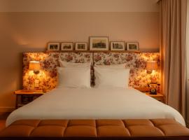 9Hotel Chelton，位于布鲁塞尔的带泳池的酒店