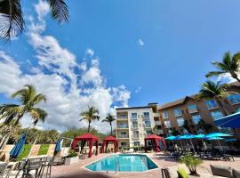 Holiday Inn Express & Suites Naples Downtown - 5th Avenue by IHG，位于那不勒斯的酒店