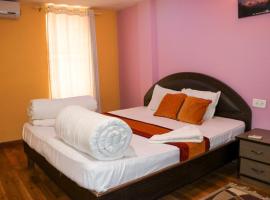 Hotel king's and lodge，位于Dolakhā的酒店