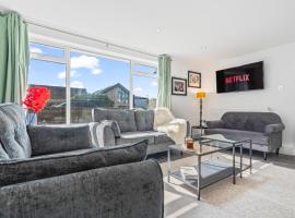 Ideal for Groups Nottingham Bungalow, sleeps 6，位于Bingham的酒店