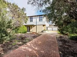 Bonnie View - Upstairs Studio Retreat for two