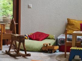 Nivarta's Family Friendly Guesthouse，位于埃施的酒店