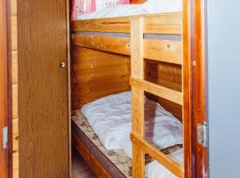 Retro mobilehome Buurgplaaz，位于Wincrange的露营地