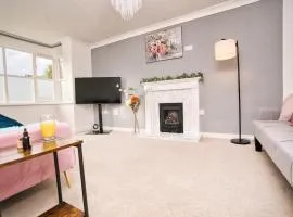 Four bed detached, off-street parking in Monkston