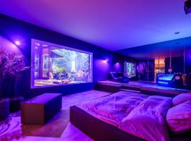 Jacuzzi Cinema Wabi Sabi 3，位于考纳斯的酒店