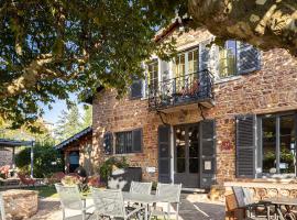 Contact Hôtels Le Savigny & Spa，位于波拉斯的酒店