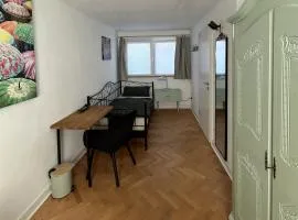 Private Zimmer mit eigener Küche und in Rheinnähe