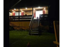 Holzchalet mit Garten，位于Egnach的木屋