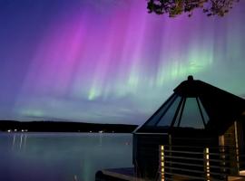 LakeLodge Kiehinen & Igloos，位于罗瓦涅米的木屋