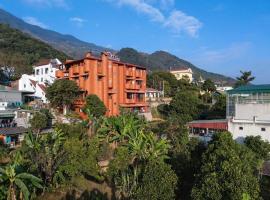 Nắng Hotels Bắc Yên，位于Bắc Yên的酒店