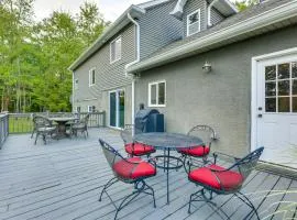 Large Yard w/ Pond: Family Retreat in New Albany!