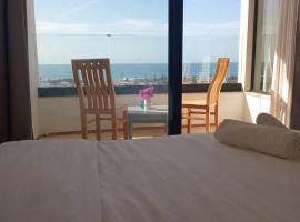 Appartement Michele Vue sur Mer pour les familles，位于沃利迪耶的酒店