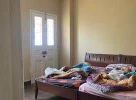 Apartment in chehim，位于Shḩīm的酒店