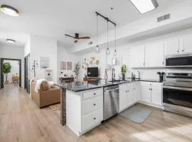 Stay in heart of Johnson City * Urban Loft *