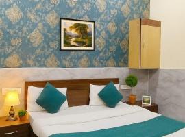 Hotel Petal Rose By RK Near Gol chakkar Vrindavan，位于范兰德凡的酒店