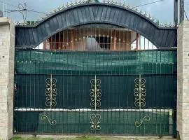 Hospedaje Nacho y Ale 2, con 3 AC, Paso Canoas, CR