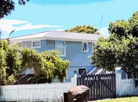 'Noni's House' Coastal Opononi Hokianga，位于奥波诺尼的酒店