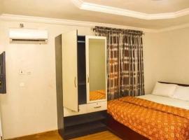 Rikkies place，位于拉各斯的酒店