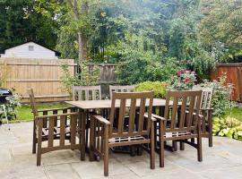 Private Estate, walk to Princeton downtown, 3 Bedrooms, 2 Bath, with Free Parking，位于普林斯顿的自助式住宿