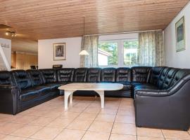 18 person holiday home in Rømø，位于孔斯马克的酒店