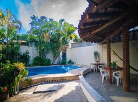 Hotel Casa Boquita Estudios equipados con alberca y jacuzzi，位于锡瓦塔塔内霍的低价酒店