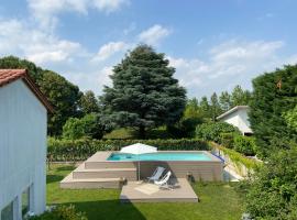 Strategico per Venezia - Piscina e Aria Condizionata - Villa Gina，位于佐罗布兰科的酒店