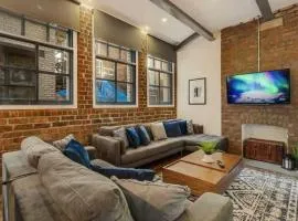 Central Warehouse Apt - Sleeps 8, Pet Friendly