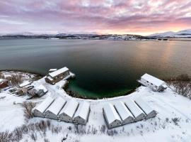 Steam Pier Adventure Hotel，位于Kvaløya的酒店