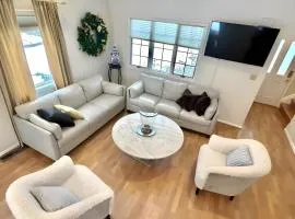 Cozy 4BR 3BA Home- Train to NYC, USOpen, CitiField Mets, MSG, Walk to Harbor & Golf