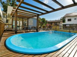 Mar de Bombinhas - Centro，位于邦比尼亚斯的酒店