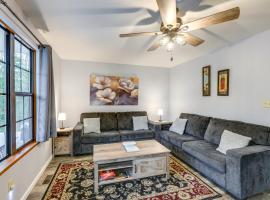 Kentucky Countryside Escape 5 Mi to Williamstown!，位于Corinth的酒店