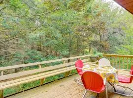 Quiet All-Season Creekside Escape in Upstate!