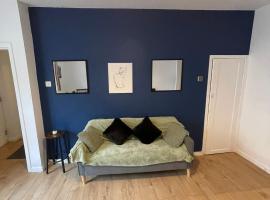 Modern Home, Free Parking in Hartlepool town，位于哈特尔普尔的酒店