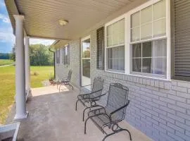 7 Mi to Barren River Lake: Quiet Getaway w/ Yard!