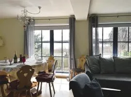 Lake View Apartment at North Lakeside Villa Plateliai