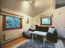 Arctic refuge - mini house，位于特罗姆瑟的乡村别墅