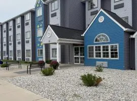 BlissPoint Inn & Suites, Northwood