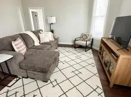 Modern 4 BDRM Renovated Spacious near U of E and Downtown