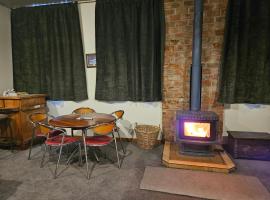 Friends & Family Groups gather，位于Roxburgh的酒店