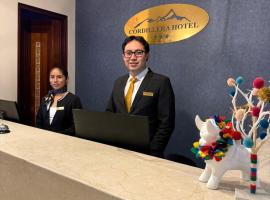 Cordillera Hotel，位于瓦拉斯的住宿