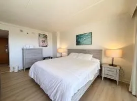 Ilikai Apt 302 -Newly Renovated October 2025- Studio with Breathtaking Ocean & Harbor Views Modern Updates