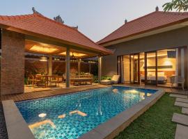 Serenia Villas Amed - Private Pool Villa Near Amed Beach，位于艾湄湾的酒店